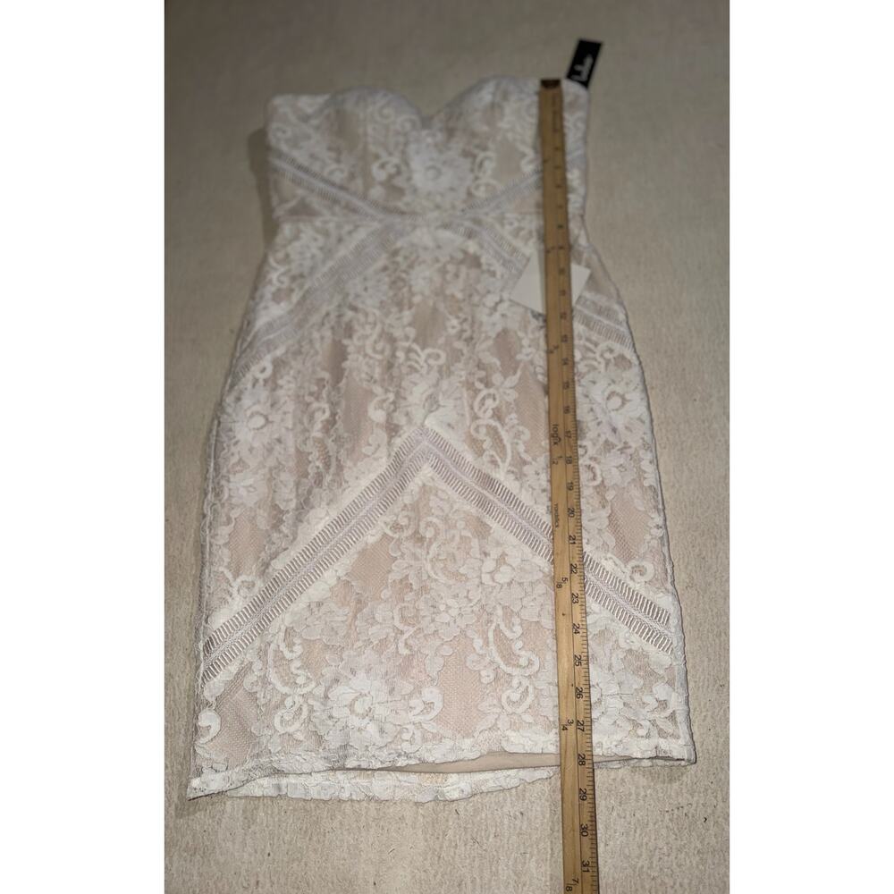 Lulus women’s NWOT white lace strapless mini dress - Picture 3 of 15